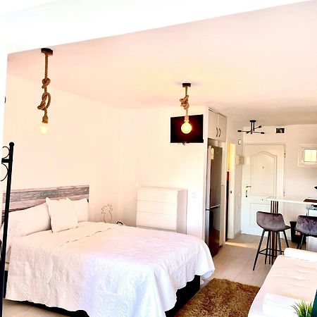 Costa Del Sol Vacacional Apartment เบนัลมาเดนา ภายนอก รูปภาพ