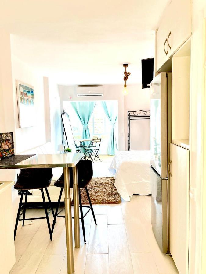Costa Del Sol Vacacional Apartment เบนัลมาเดนา ภายนอก รูปภาพ